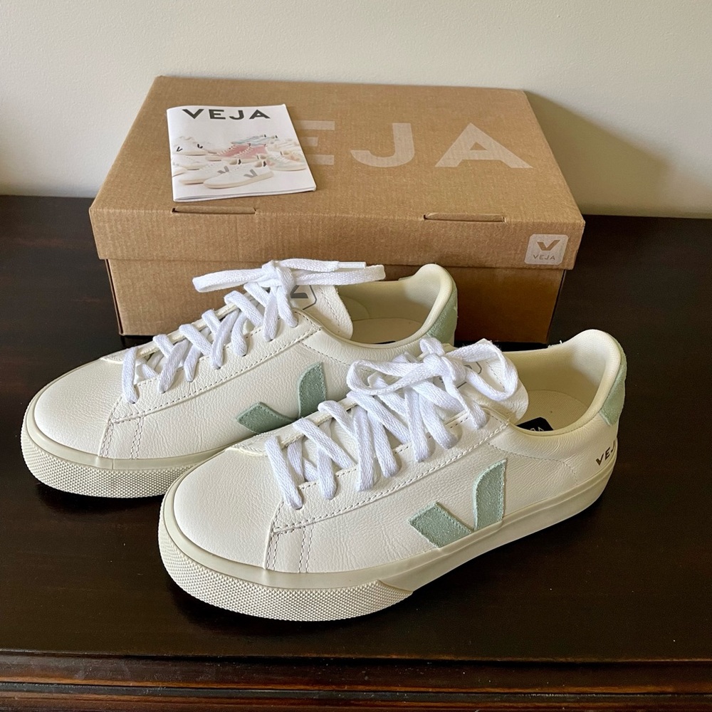 NWT Veja Campo Sneaker in White/Matcha. Size US 7/EUR 38. SO CUTE and LUXE.